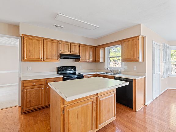 2nd image of 1072 Heatherwood Dr