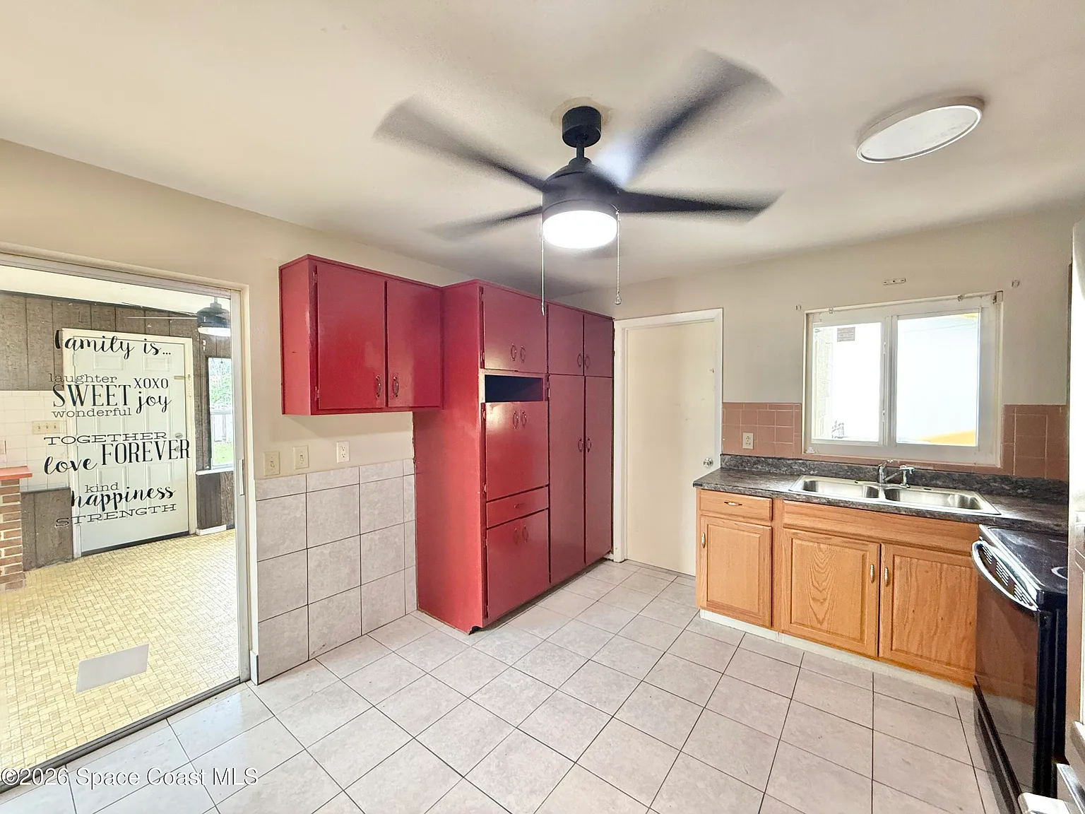 3 bed, 2.0 bath, 1161 sqft, $1,650 — Photo 3