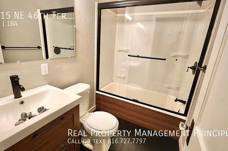 4515 NE 46th Ter — Photo 11