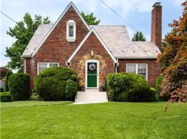 4011 Green Pond Rd, Easton, PA 18045