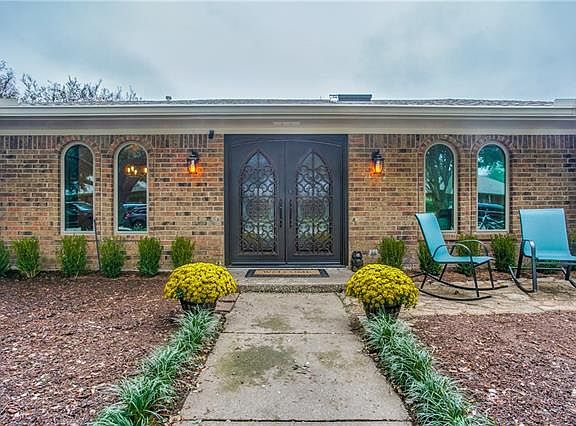 3rd image of 2621 Eucalyptus Dr
