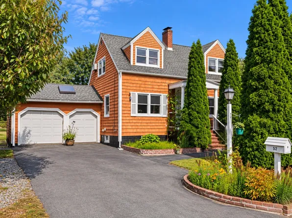 52 Thornton Ave, Methuen, MA 01844