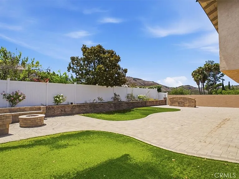 334 W Avenida De Las Flores — Photo 23