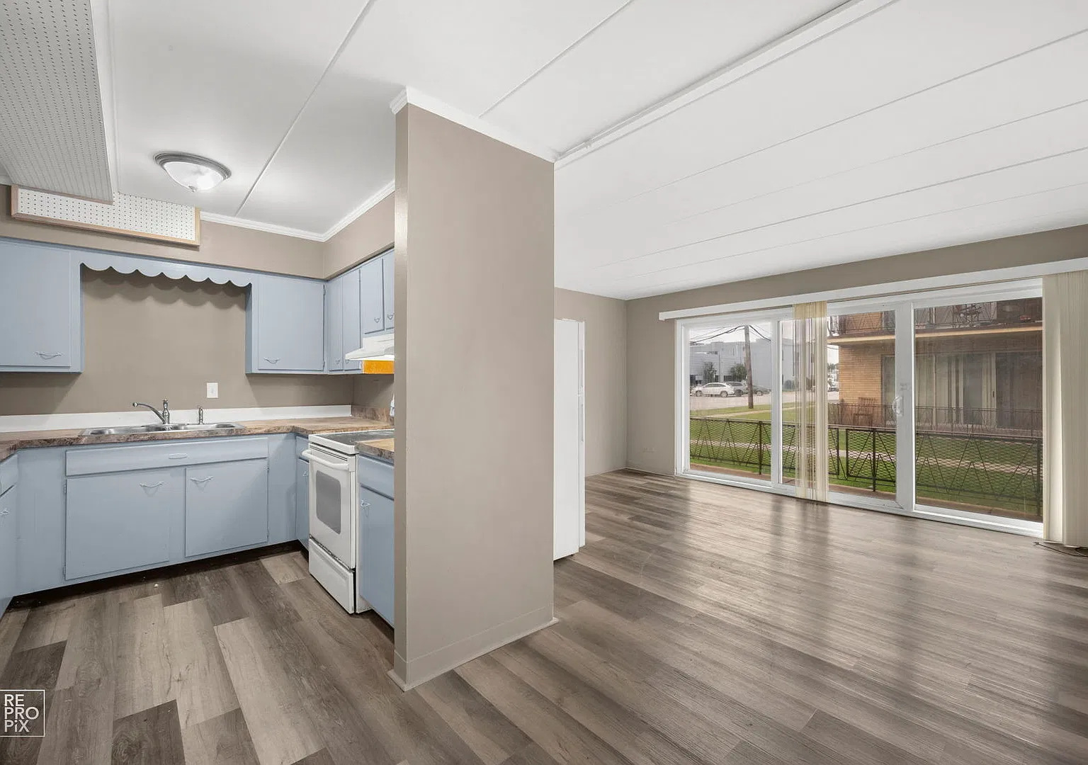 2 bed, 950 sqft, $1,500 — Photo 4