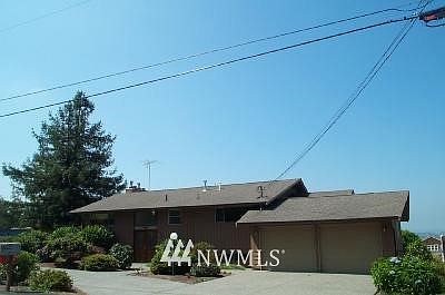 1st image of 2 81st Avenue SE