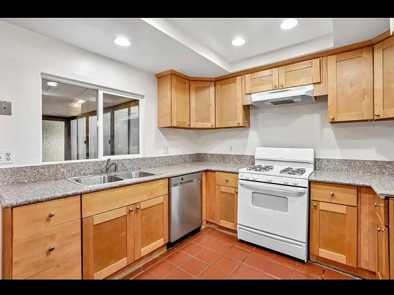 15210 Shadybend Dr #41 — Photo 2