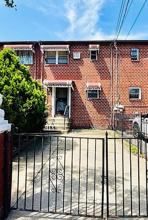 1st image of 582 Hendrix St
