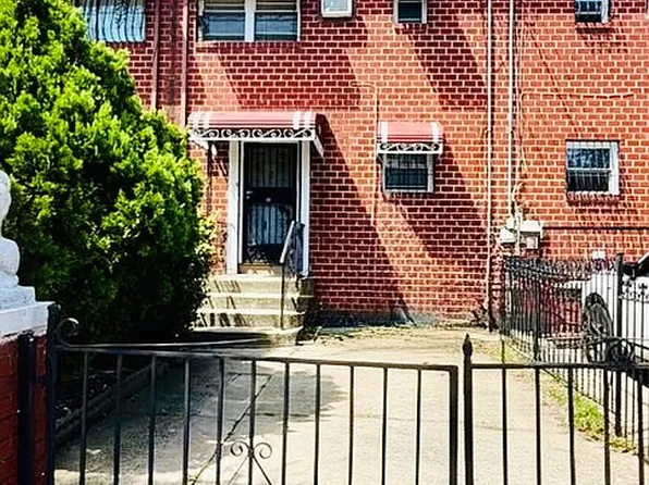 582 Hendrix St, Brooklyn, NY 11207