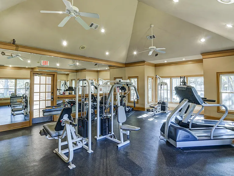 Saxony at Chase Oaks Apartments — Photo 8