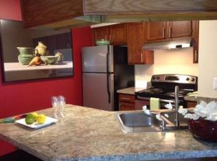 879 Benedetti Dr APT 106, Naperville, IL 60563
