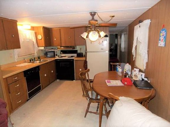 2nd image of 6606 Pecan Dr