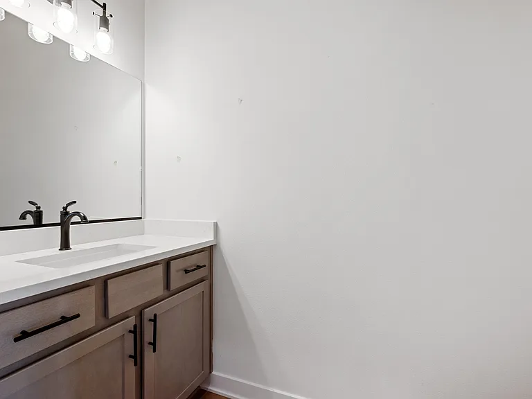 1109 SW 11th St — Photo 43