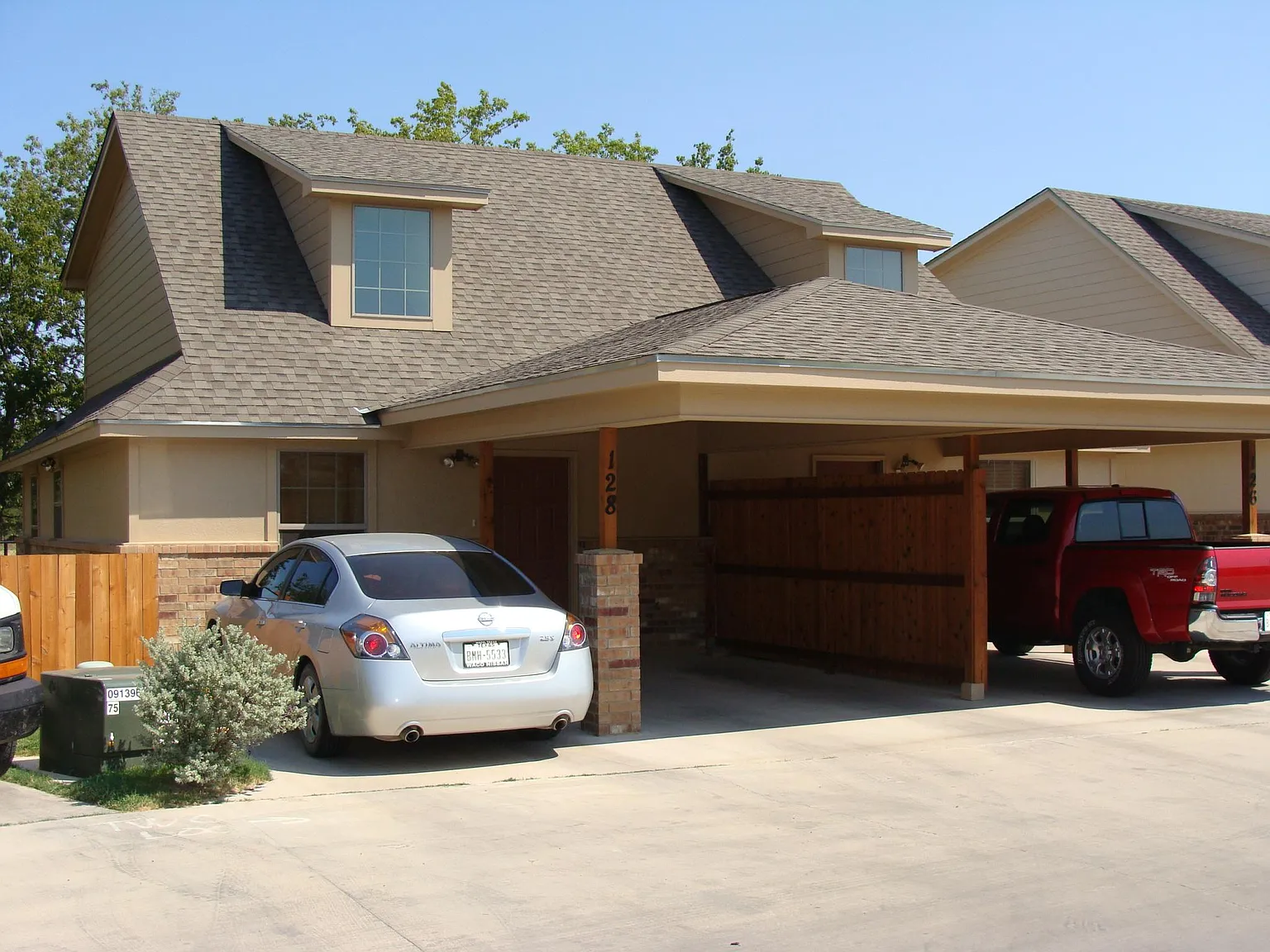 2 bed, 960 sqft, $1,200 — Photo 1