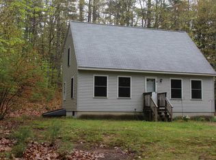 5 Knight Ave, Raymond, ME 04071