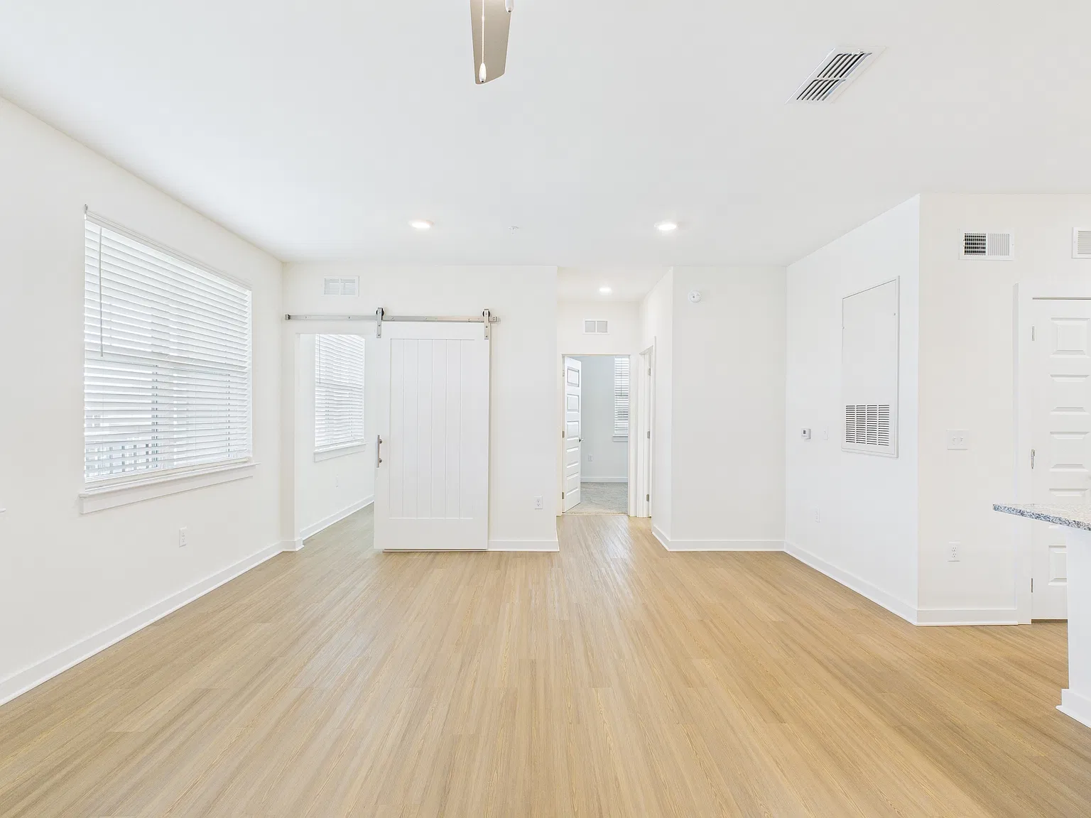 2 bed, 1267 sqft, $1,879 — Photo 2