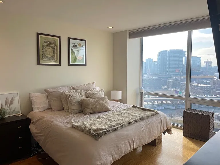 510 W Erie St #1304 — Photo 17