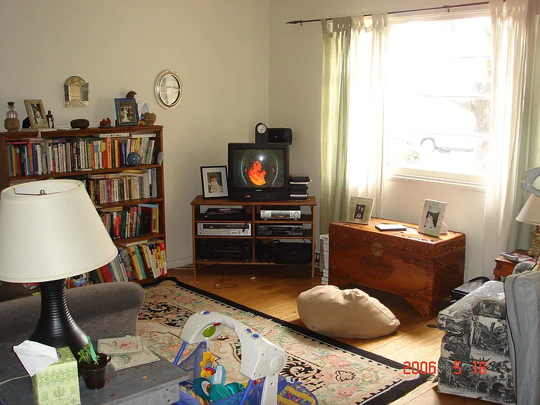 926 Richmond St — Photo 5