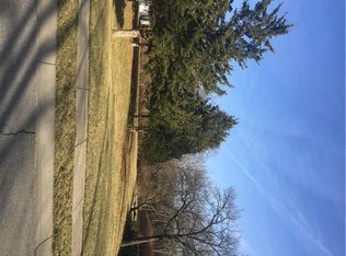 Ridge Rd, Leavenworth, KS 66048