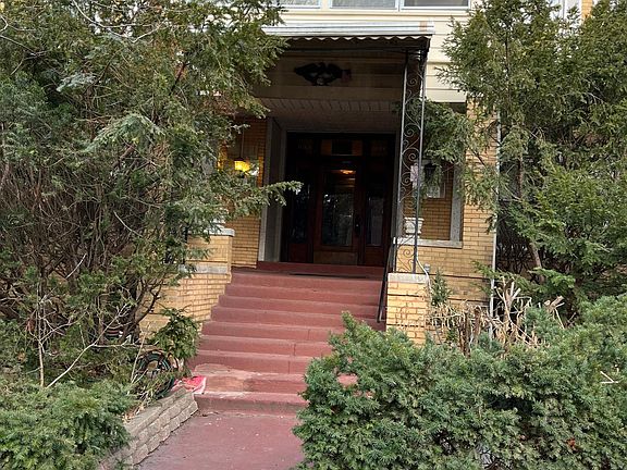 4th image of 933 Hinman Ave #3