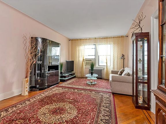 3rd image of 62-98 Saunders St #6F
