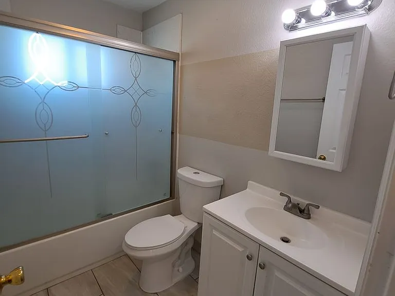 207 Brown St — Photo 7
