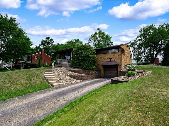 2nd image of 115 Blue Grass Dr