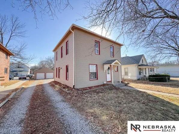 4611 Madison Ave, Lincoln, NE 68504