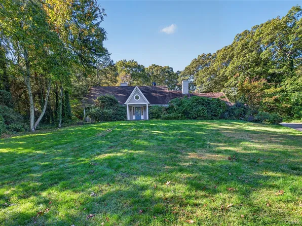 1574 Laurel Hollow Road, Syosset, NY 11791