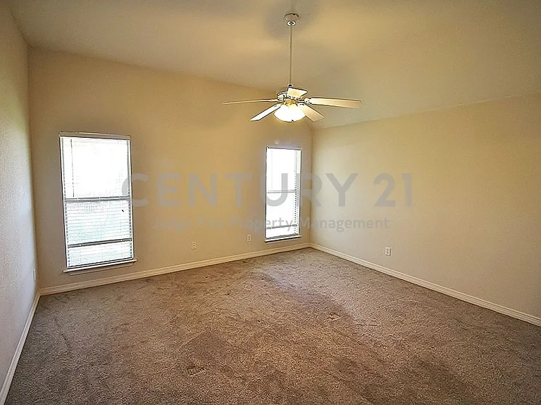 809 Foxwood Ln — Photo 15