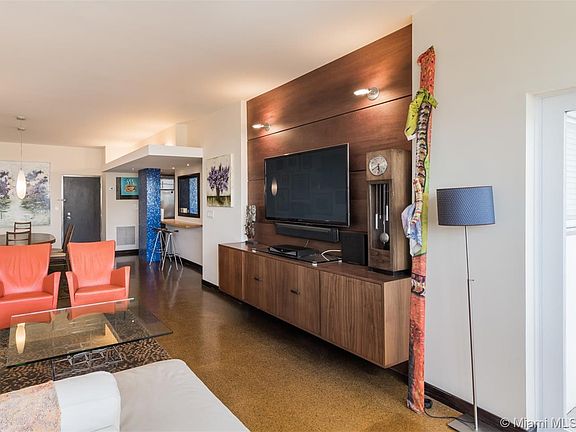 3rd image of 800 West Ave #Penthouse 20