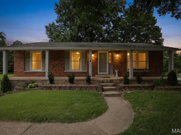 1139 Vicksburg Dr, Festus, MO 63028