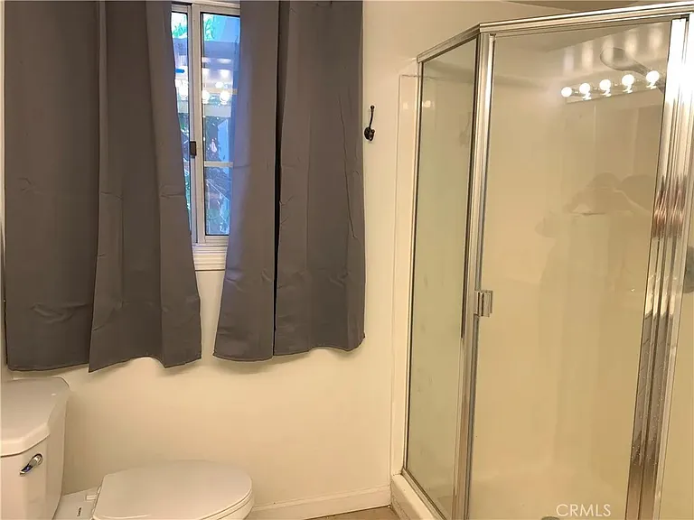 5820 Calvin Ave — Photo 10