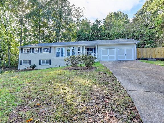 2nd image of 3035 Lilian Ct