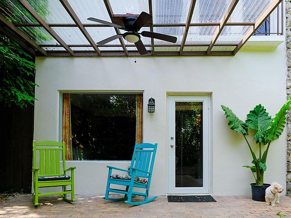 4th image of 330 Menores Ave #1