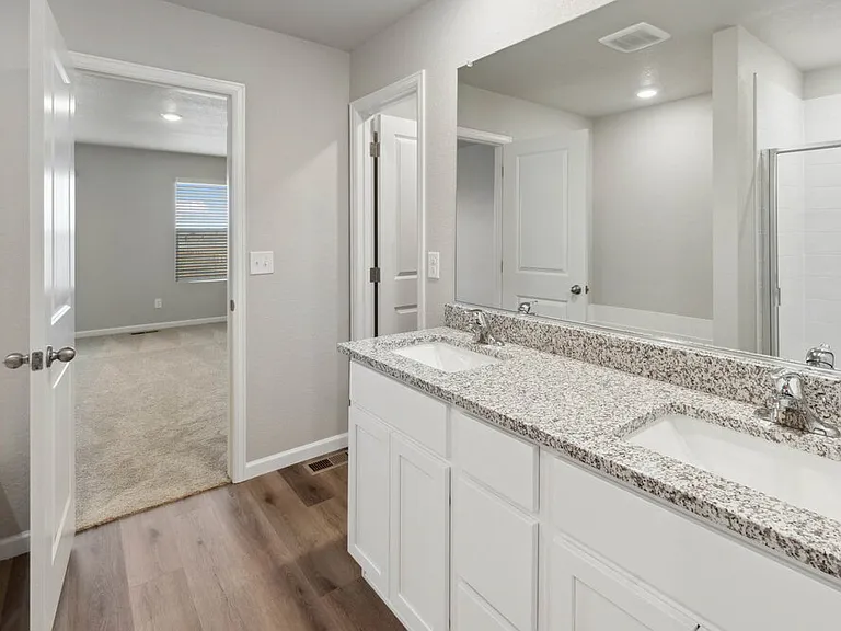 2140 Christina St — Photo 15