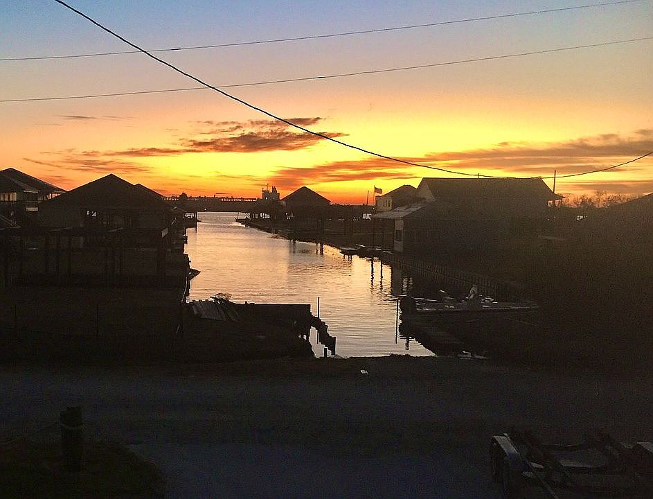 Sunrise in paradise 