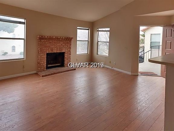 2nd image of 3975 Bushnell Dr Unit 43