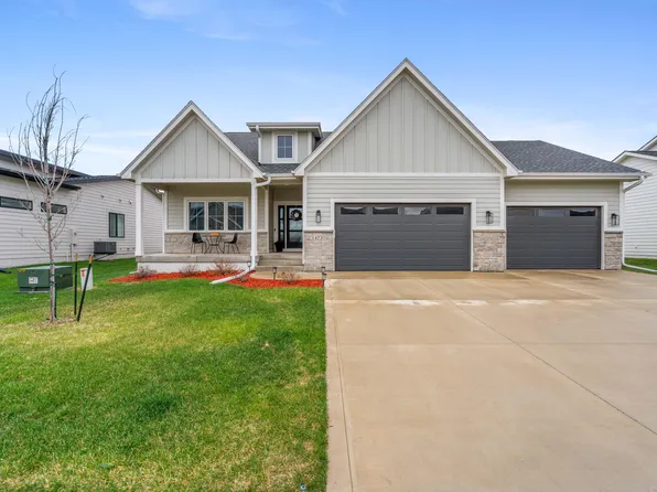 14737 Stonecrop Dr, Urbandale, IA 50323