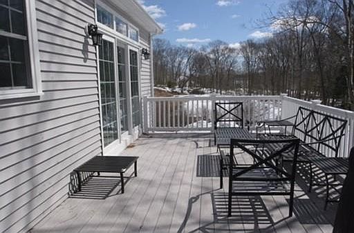 4th image of 21 Whites Hill Dr