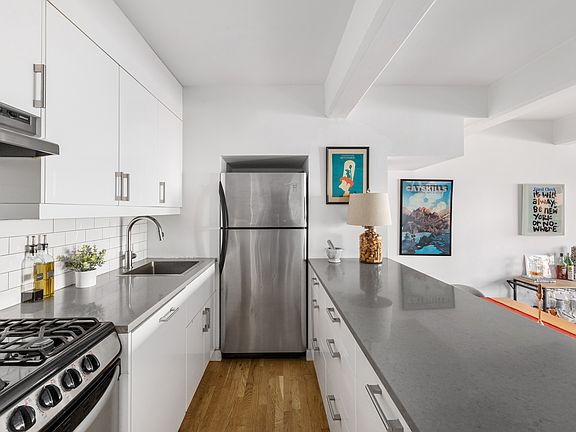 4th image of 110 Clifton Pl APT 2A