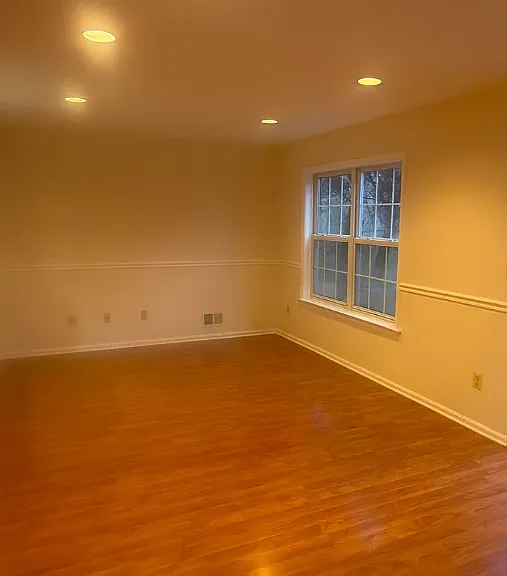 1079 Roseberry Ct — Photo 12