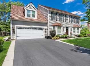 4424 Longmeadow Dr, Gurnee, IL 60031