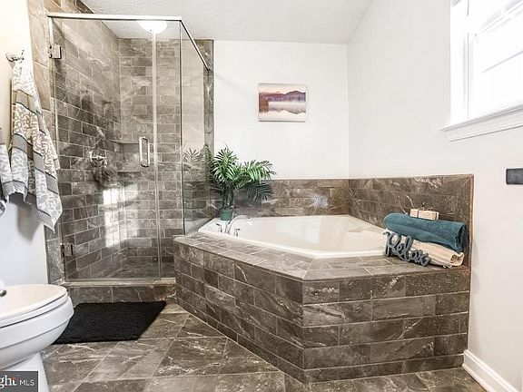 3rd image of 28910 Shannon Ct