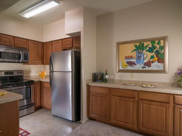 1810 E Blacklidge Dr, Tucson, AZ 85719