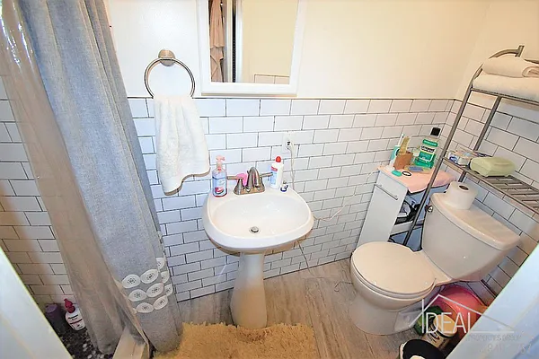 Rented by Ideal Properties Group | media 6