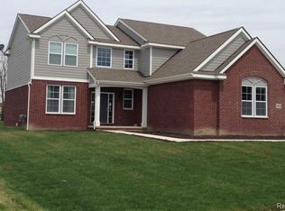 719 Nissen, Walled Lake, MI 48393