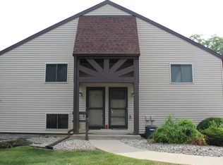 1179 Millpond Rd, Valparaiso, IN 46385