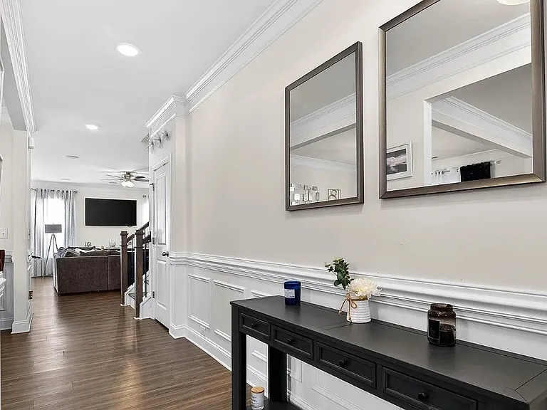 5516 Verona Rd — Photo 3