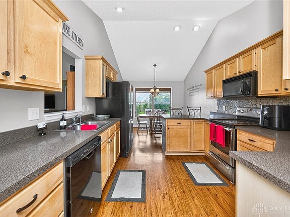 4th image of 1576 Rockleigh Rd