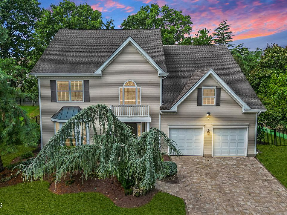 1st image of 204 Tamarack Court